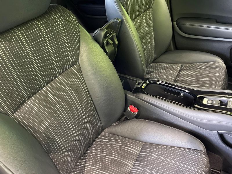 2016 Honda Vezel DAA-RU3 (UW-6aadff3b4821c)[28]