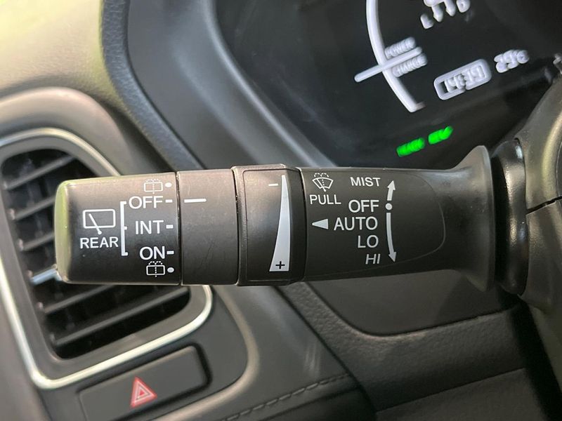 2016 Honda Vezel DAA-RU3 (UW-6aadff3b4821c)[18]