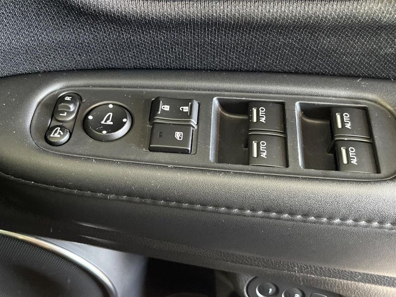 2016 Honda Vezel DAA-RU3 (UW-6aadff3b4821c)[26]