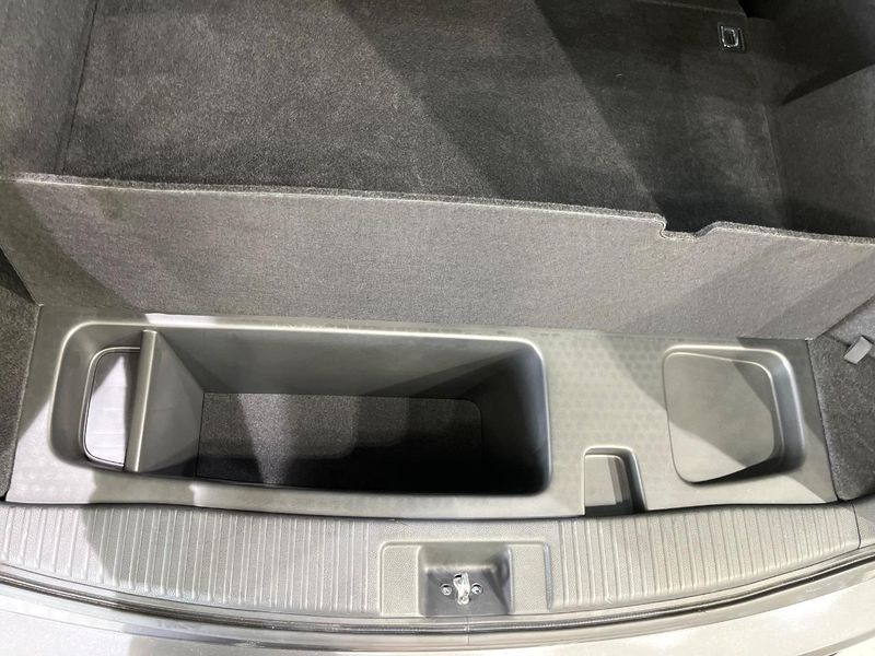 2014 Honda Vezel DAA-RU4 (UW-6aadff3e47502)[15]