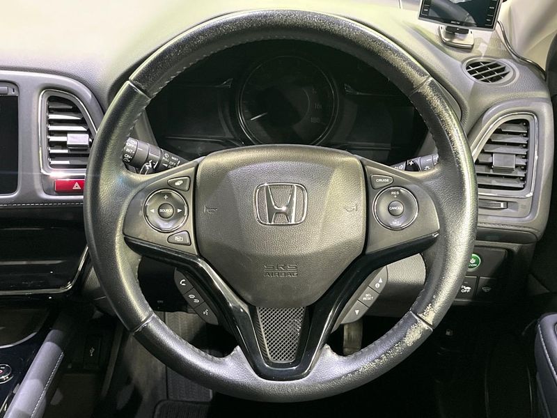2014 Honda Vezel DAA-RU4 (UW-6aadff3e47502)[27]