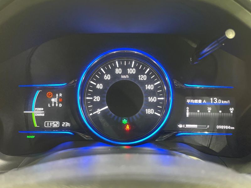 2014 Honda Vezel DAA-RU4 (UW-6aadff3e47502)[25]
