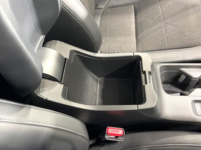 2023 Honda Vezel 6AA-RV5 (UW-6aadff45af317)[28]