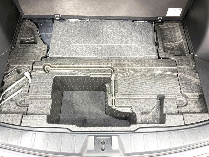2021 Subaru Forester 5AA-SKE (UW-6aadff6a7bdd8)[29]