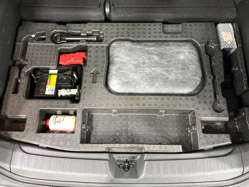 2022 Nissan Note 6AA-SNE13 (UW-6aadff6e38db4)[6]