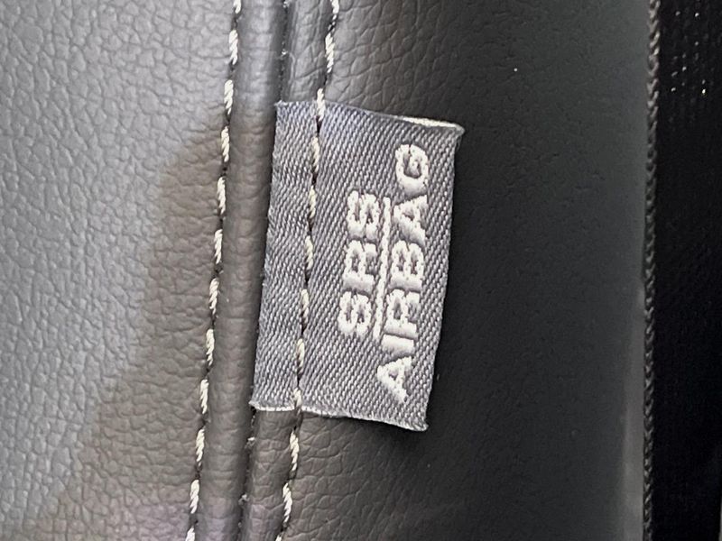 2019 Toyota Land Cruiser Prado CBA-TRJ150W (UW-6aadff7cc982d)[26]