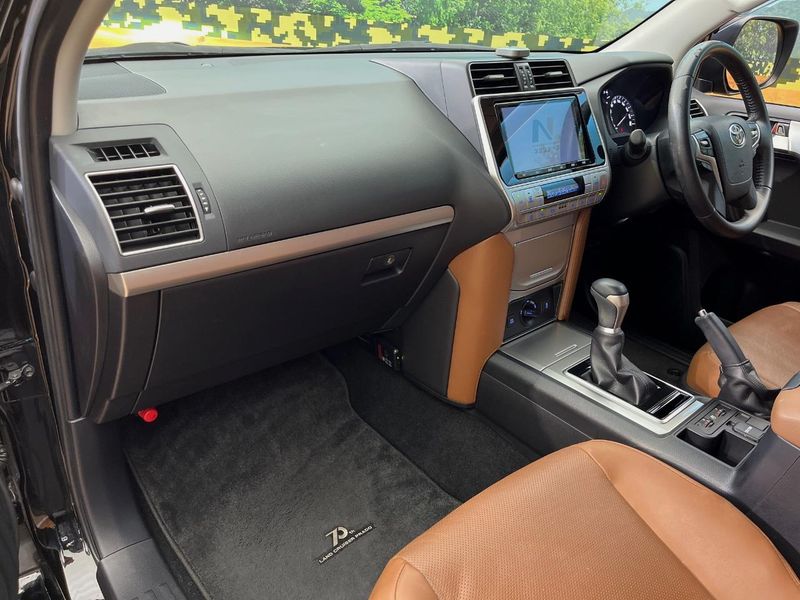 2021 Toyota Land Cruiser Prado 3BA-TRJ150W (UW-6aadff7d2d56f)[28]