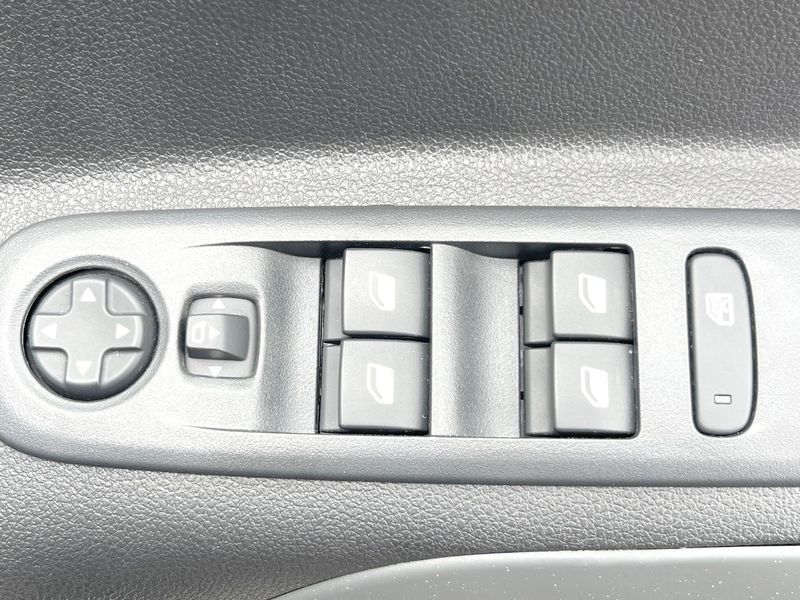 2023 Citroen Berlingo 3DA-K9CYH01 (UW-6aadffa204e2c)[27]
