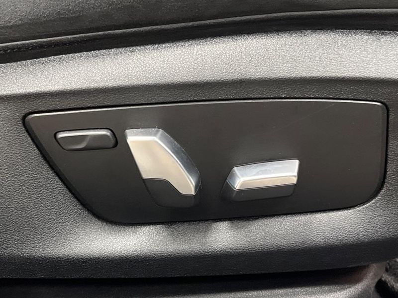 2019 BMW 5 Series DBA-JA20 (UW-6aadffaf0b5a6)[29]