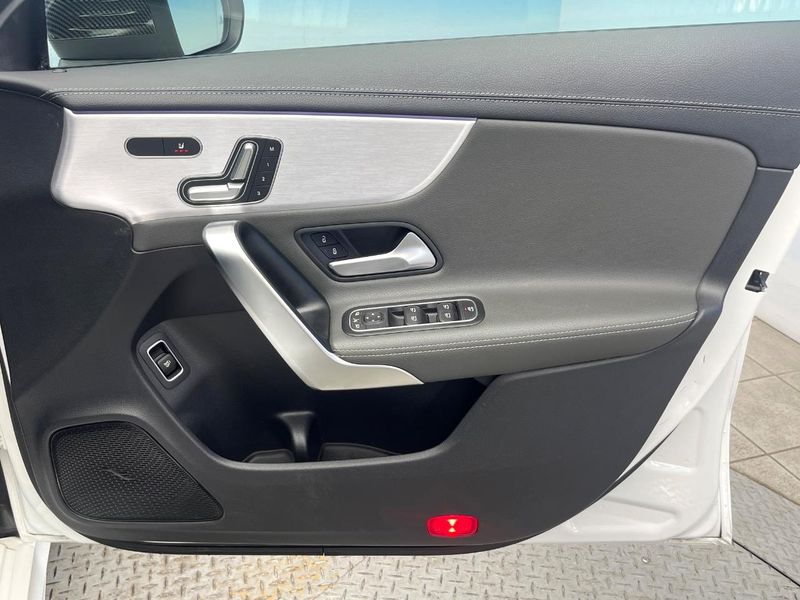 2019 Mercedes Benz CLA Class 3DA-118312M (UW-6aadffb20d9a2)[25]