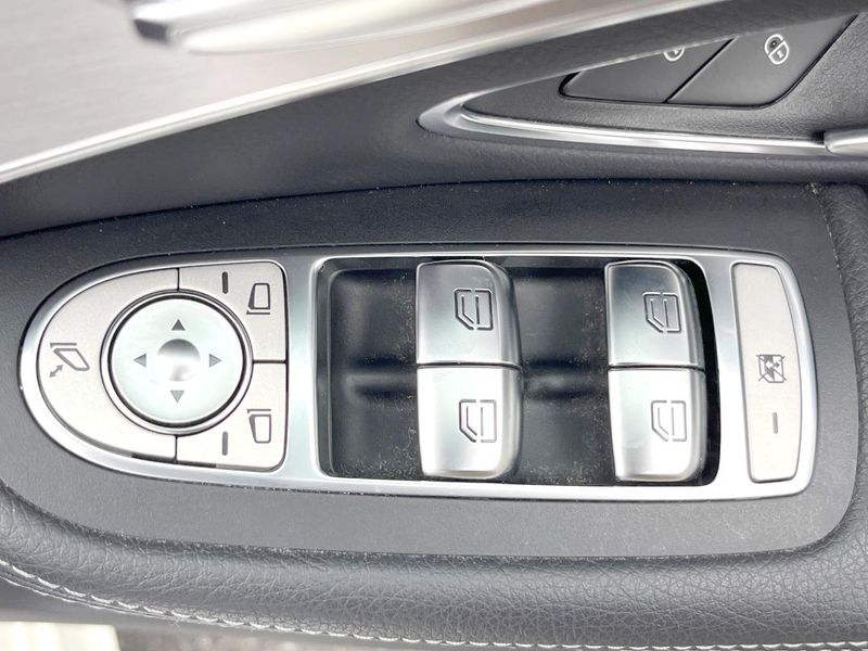 2018 Mercedes Benz C Class DBA-205040C (UW-6aadffb2c48c6)[25]