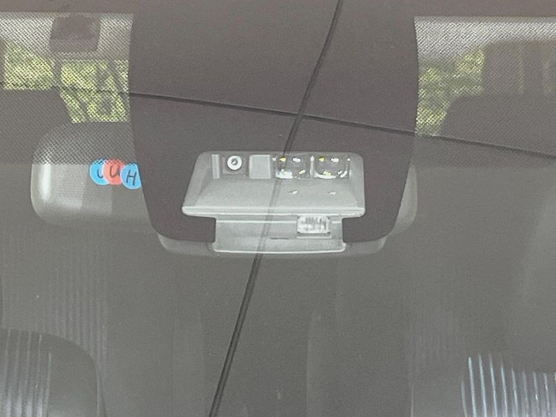 2016 Toyota Voxy DBA-ZRR80W (UW-6aadffdd34b39)[24]