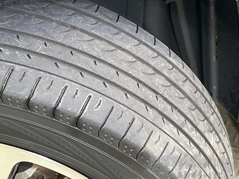 2017 Toyota Voxy DBA-ZRR80W (UW-6aadffdfa4fb1)[21]