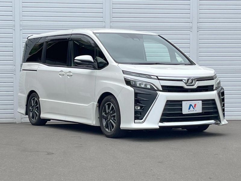 2018 Toyota Voxy DBA-ZRR80W (UW-6aadffe1aa715)[16]