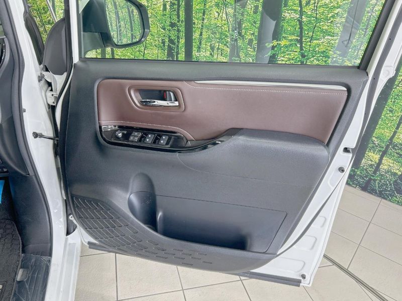 2018 Toyota Esquire DBA-ZRR80G (UW-6aadffe393452)[27]