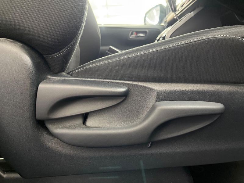 2020 Toyota Voxy DBA-ZRR80W (UW-6aadffe72e895)[17]