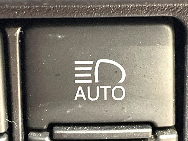 2020 Toyota Voxy DBA-ZRR80W (UW-6aadffe77c782)[15]