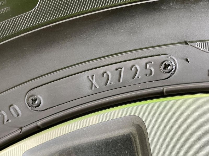 2020 Toyota Voxy 3BA-ZRR80W (UW-6aadffe7ab139)[8]