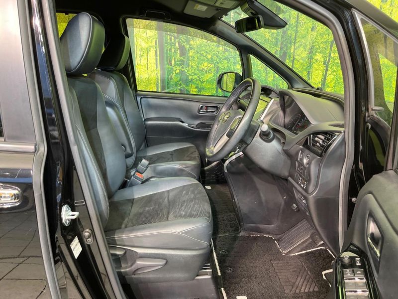2021 Toyota Voxy 3BA-ZRR80W (UW-6aadffe9c85d3)[25]