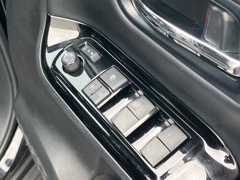 2020 Toyota Noah 3BA-ZRR85W (UW-6aadffedd3c70)[11]