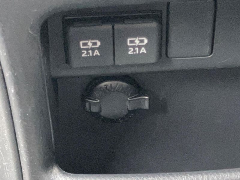 2020 Toyota Noah 3BA-ZRR85W (UW-6aadffedd3c70)[25]