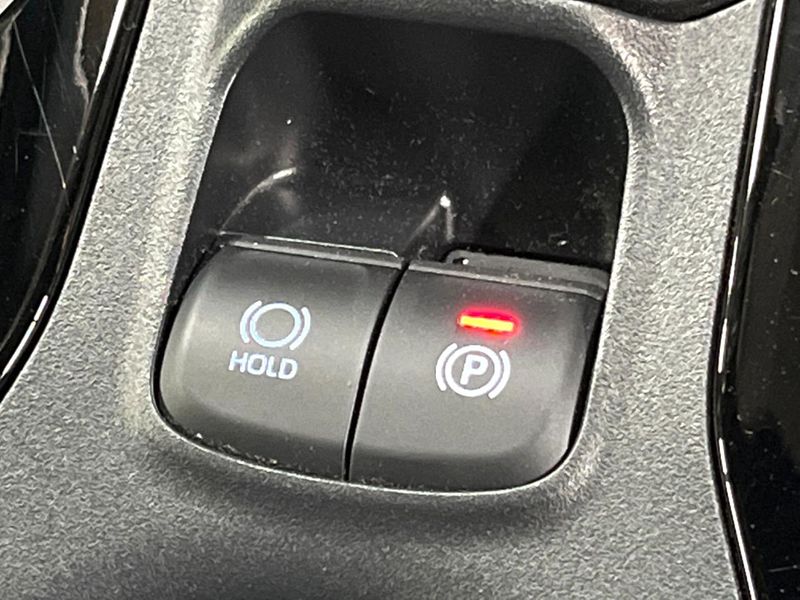 2023 Toyota Corolla Cross 6AA-ZVG11 (UW-6aadfff420ab5)[24]