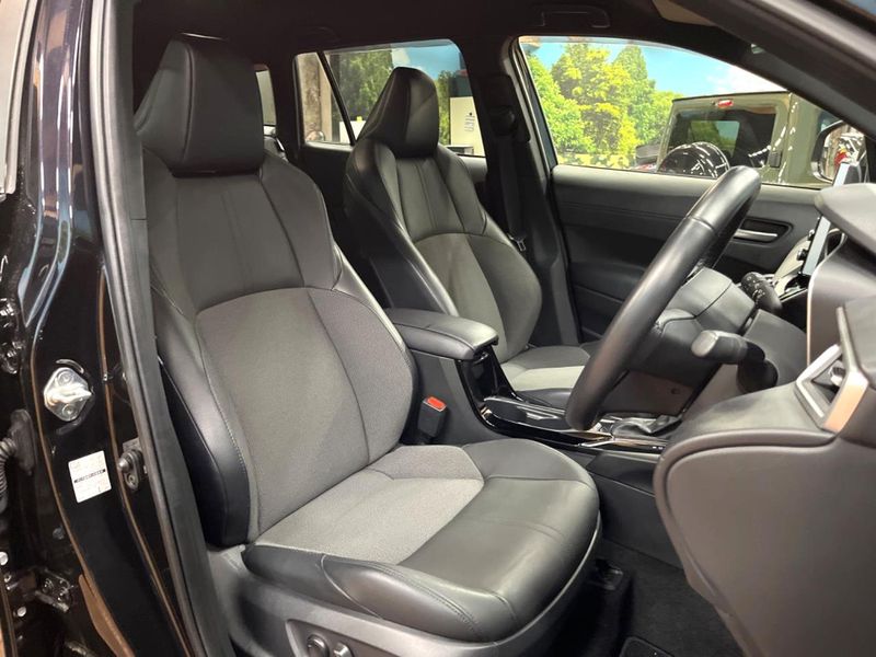 2023 Toyota Corolla Cross 6AA-ZVG11 (UW-6aadfff420ab5)[13]