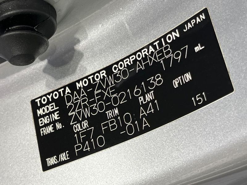 2010 Toyota Prius DAA-ZVW30 (UW-6aadfffe5ea42)[1]