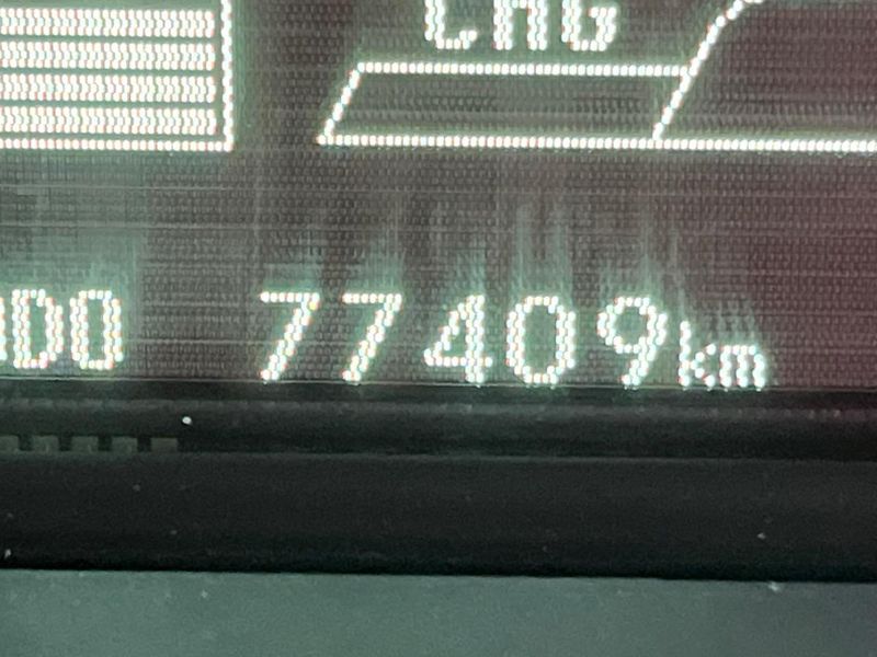 2010 Toyota Prius DAA-ZVW30 (UW-6aadfffe5ea42)[2]