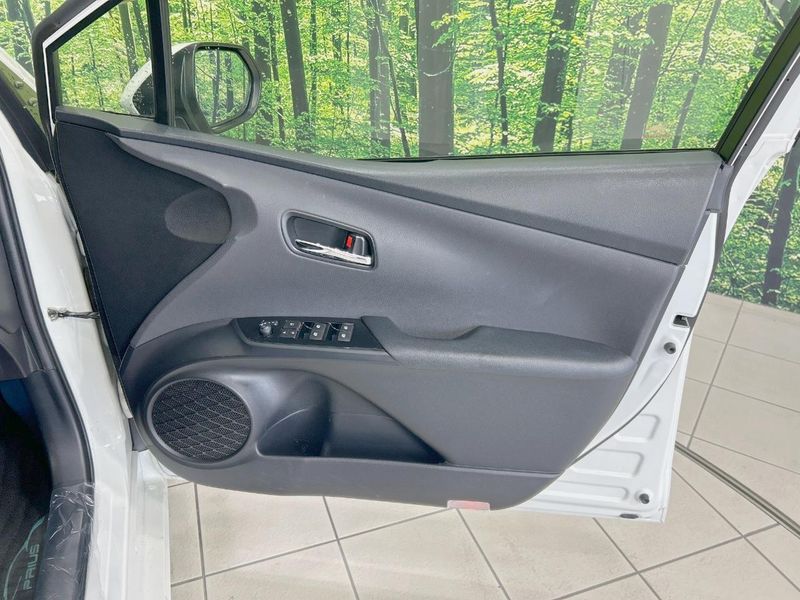 2016 Toyota Prius DAA-ZVW50 (UW-6aae0006ad58d)[26]