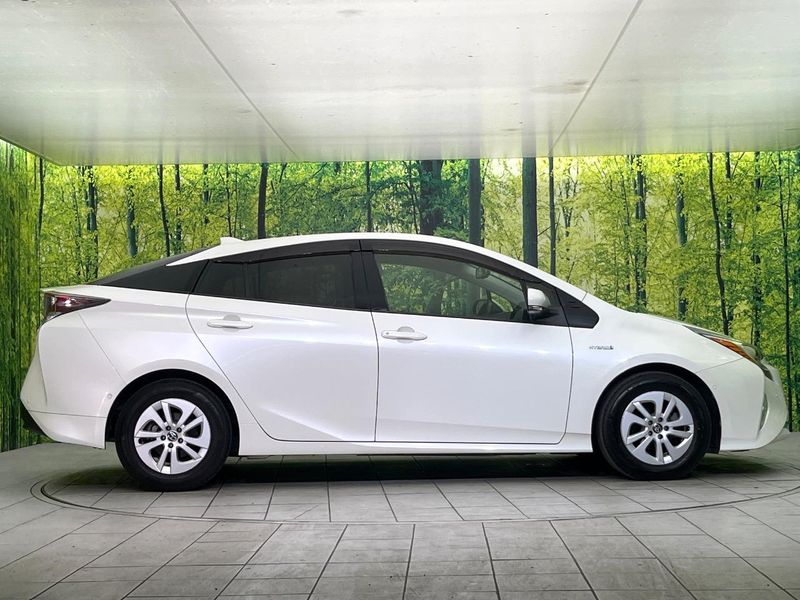 2017 Toyota Prius DAA-ZVW50 (UW-6aae0009790e6)[17]