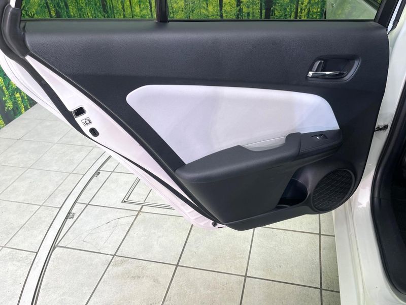 2017 Toyota Prius DAA-ZVW50 (UW-6aae0009790e6)[27]