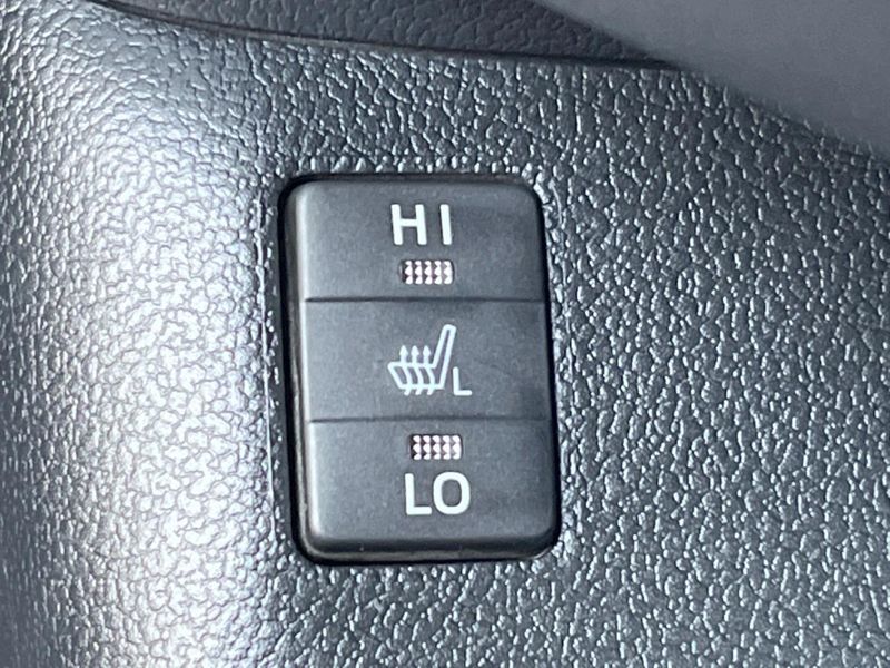 2018 Toyota Prius DAA-ZVW50 (UW-6aae000aa1e34)[27]