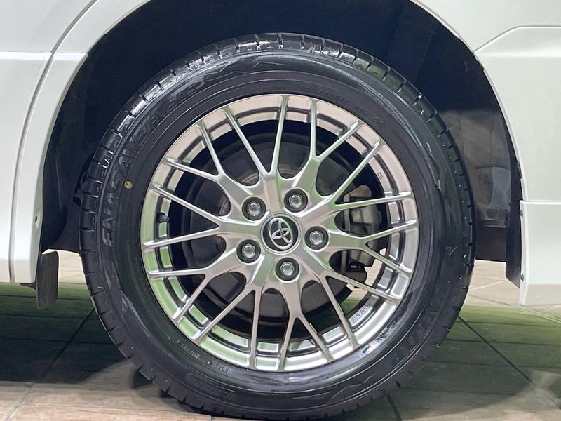 2018 Toyota Noah DAA-ZWR80W (UW-6aae0022a53e3)[15]