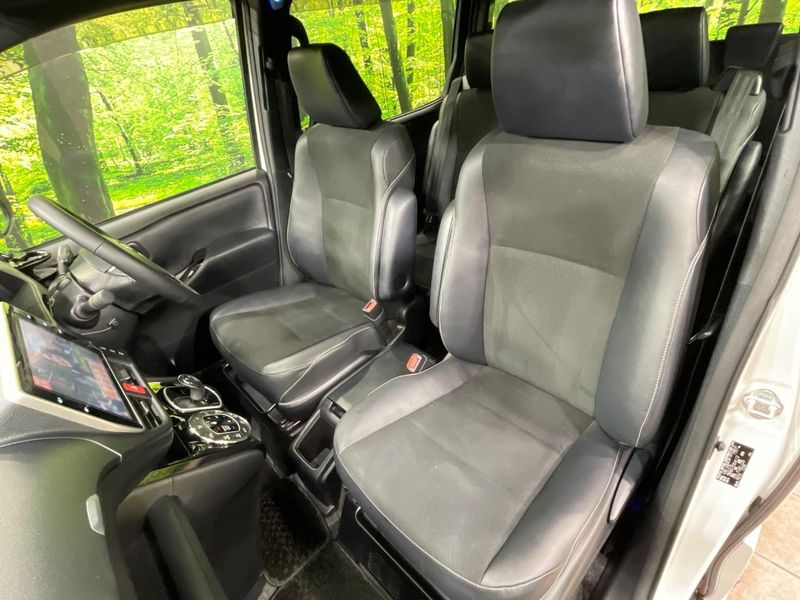 2018 Toyota Noah DAA-ZWR80W (UW-6aae0022a53e3)[9]