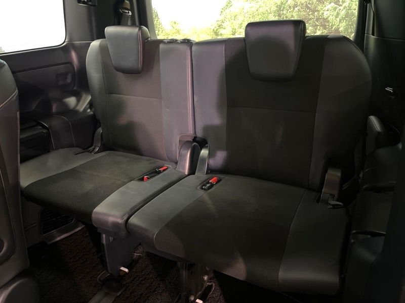 2018 Toyota Noah DAA-ZWR80W (UW-6aae0022a924b)[11]