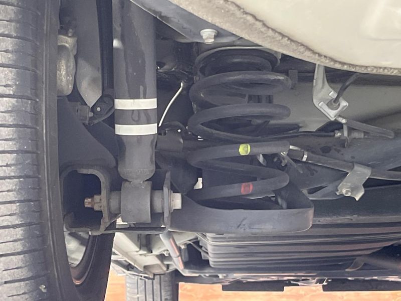2018 Toyota Noah DAA-ZWR80W (UW-6aae0022cb59c)[18]