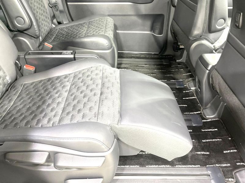 2023 Toyota Voxy 6AA-ZWR90W (UW-6aae002d3f2fa)[20]