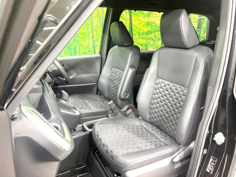 2023 Toyota Voxy 6AA-ZWR90W (UW-6aae002d3f2fa)[25]