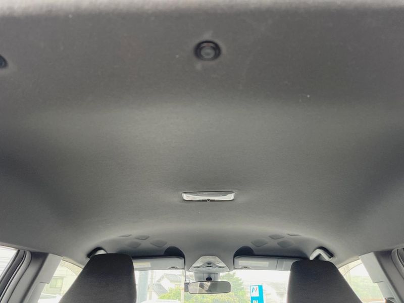 2017 Toyota C-HR DAA-ZYX10 (UW-6aae0039da390)[12]