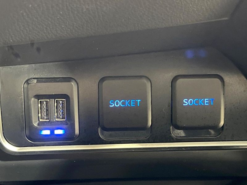 2017 Toyota C-HR DAA-ZYX10 (UW-6aae003aaeb61)[22]