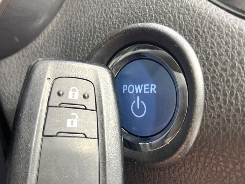 2017 Toyota C-HR DAA-ZYX10 (UW-6aae003aaeb61)[25]