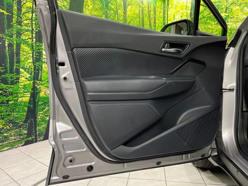 2017 Toyota C-HR DAA-ZYX10 (UW-6aae003bdff07)[25]