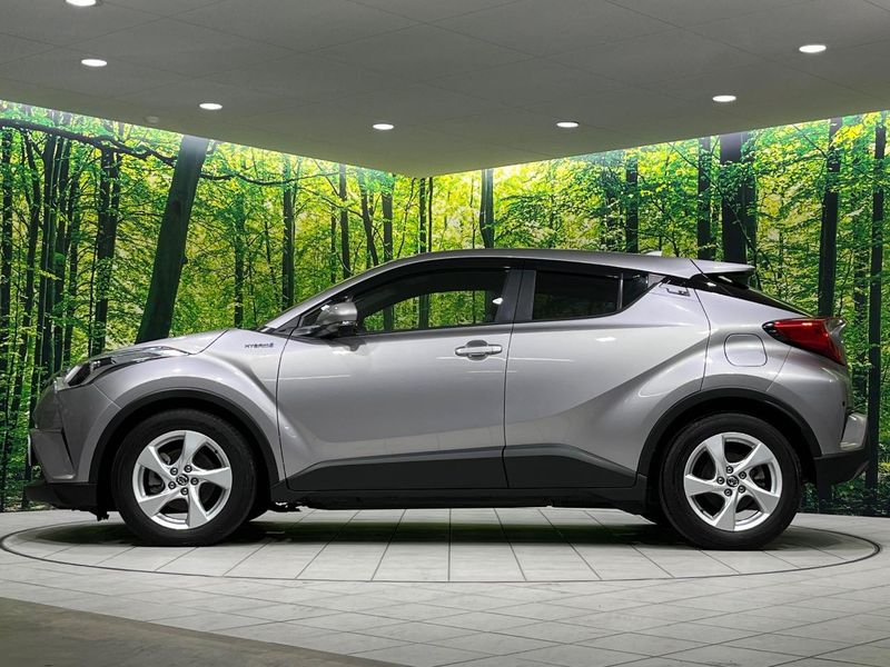 2017 Toyota C-HR DAA-ZYX10 (UW-6aae003bdff07)[13]