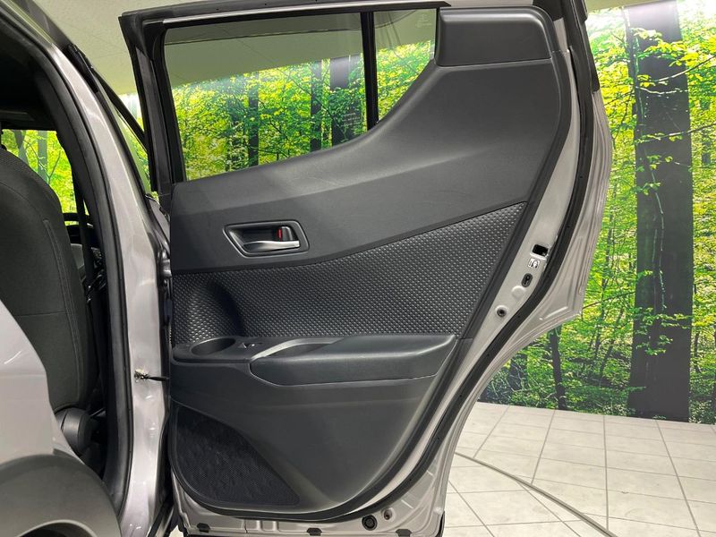 2017 Toyota C-HR DAA-ZYX10 (UW-6aae003bdff07)[22]