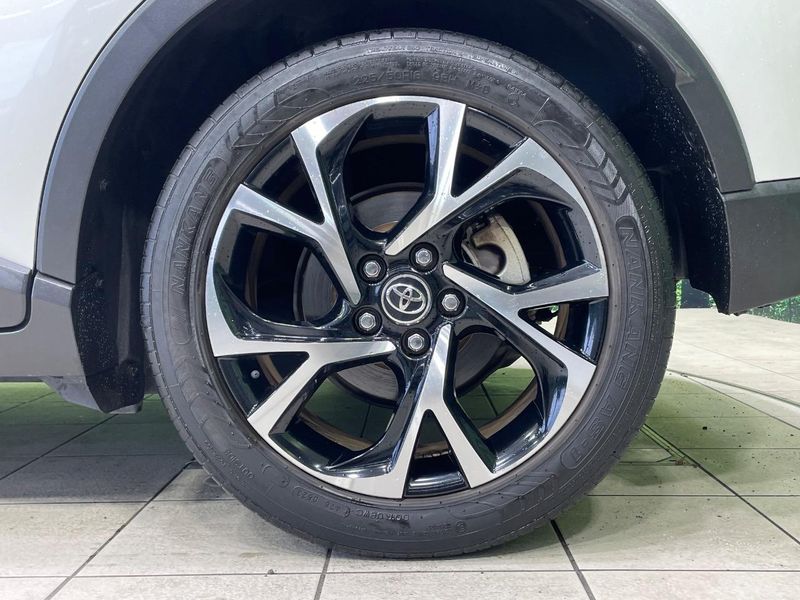 2018 Toyota C-HR DAA-ZYX10 (UW-6aae003dbda43)[18]