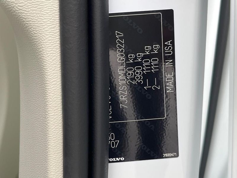 2019 Volvo S60 DBA-ZB420 (UW-6aaf4cf20022b)[1]