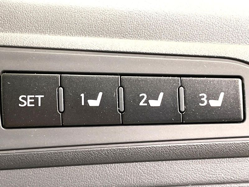 2021 Toyota Alphard 3BA-AGH30W (UW-6aaf4d3577054)[13]
