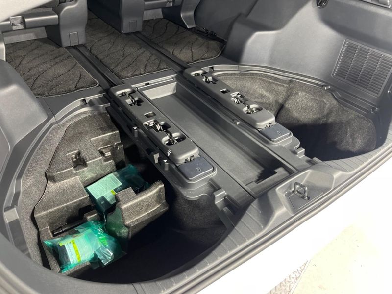 2024 Toyota Alphard 3BA-AGH40W (UW-6aaf4d39b66fd)[15]