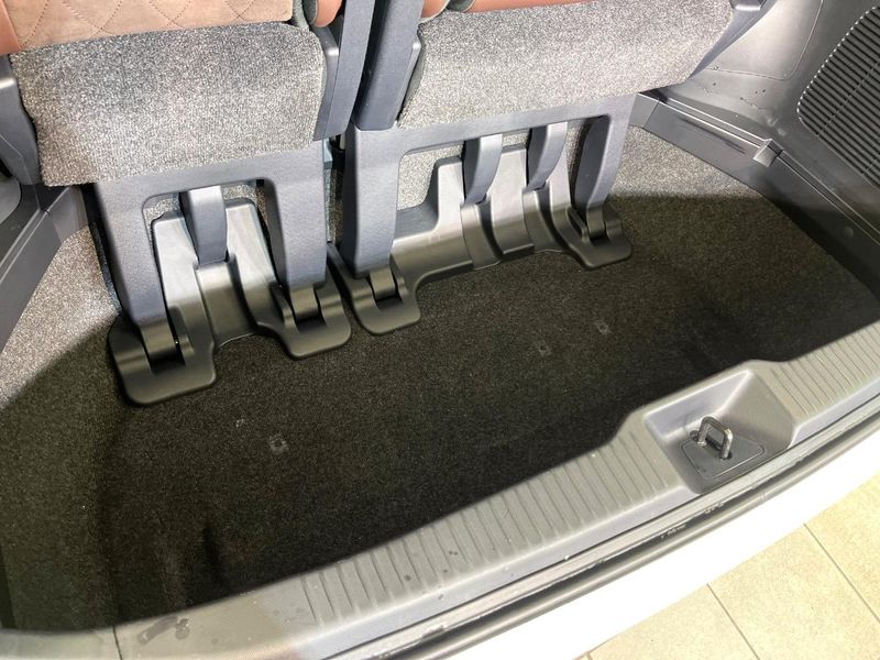 2016 Toyota Estima Hybrid DAA-AHR20W (UW-6aaf4d4352d27)[19]